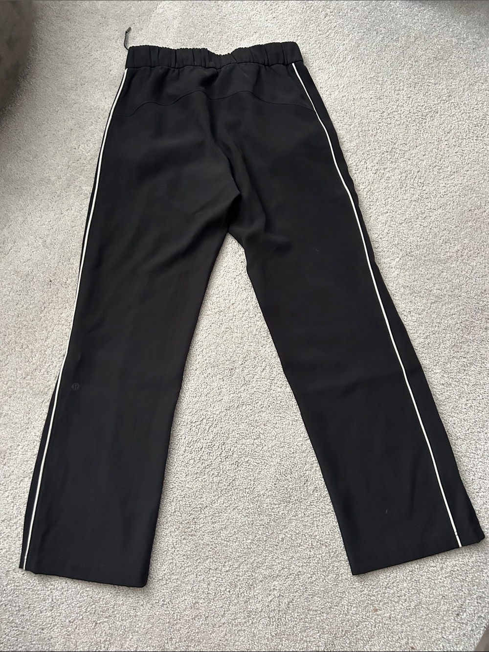 Lululemon Athletica Womens On The Right Track Silk Feel Pants - Picture 2 of 4